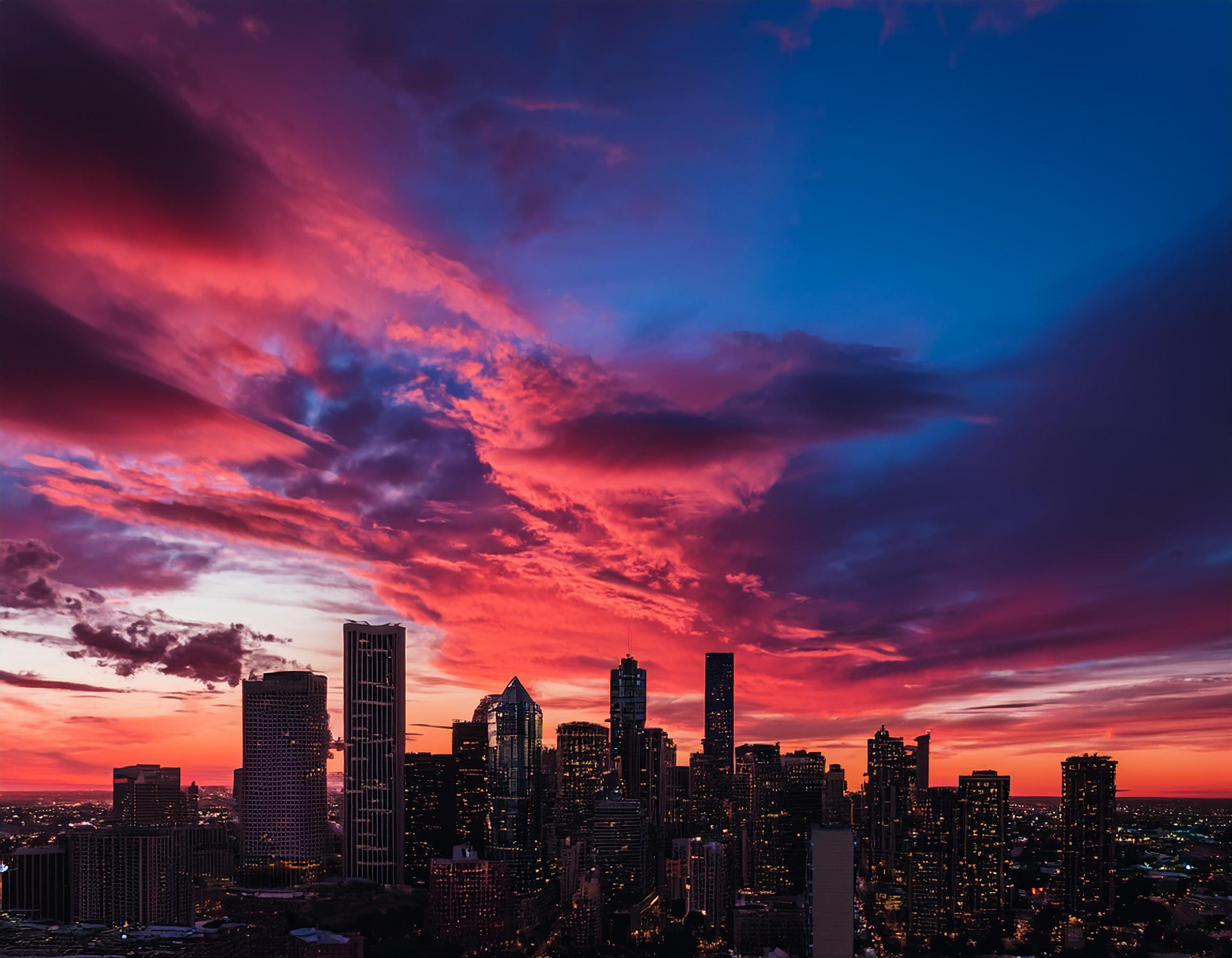 Frankfurt Skyline mit eleganter Büroatmosphäre
